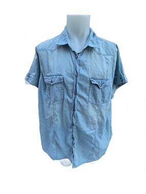 Women's DC Light Blue Short Sleeve Denim Button-Up Shirt Size 2X - Very Good